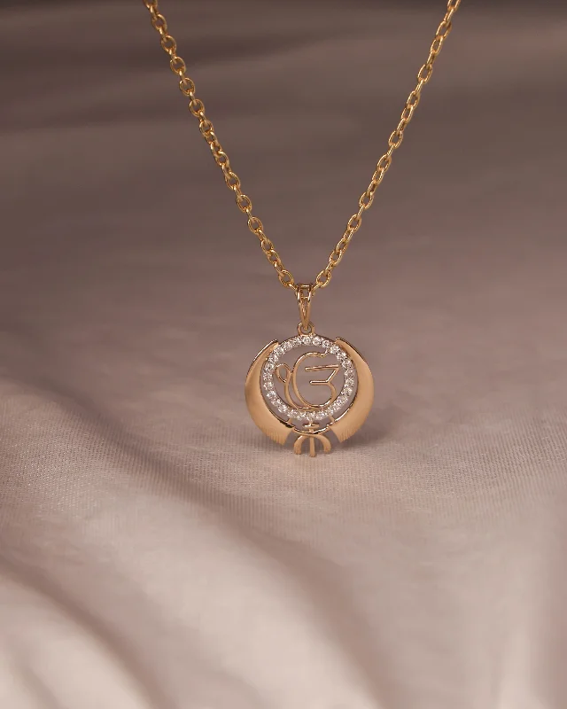 Women’s delicate necklace-Diamond Pendant