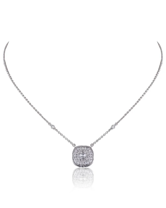 Women’s classic pearl necklace-Diamond Pendant